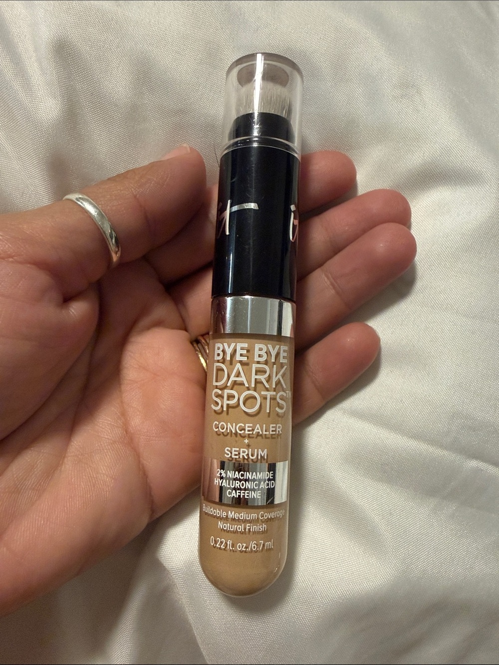 it cosmetics Bye Bye Dark Spots Concealer Serum - Neutral Medium Tan